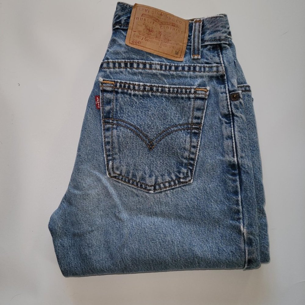 Vintage Levi’s 550 Relaxed Fit Tapered Leg Light Wash Jeans size 5M